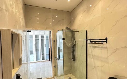 TASTEFULLY FINISHED 4 BED SEMI DETACHED DUPLEX