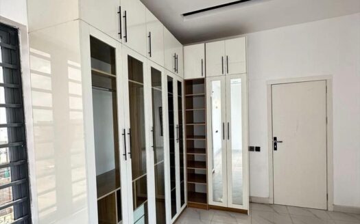 TASTEFULLY FINISHED 4 BED SEMI DETACHED DUPLEX