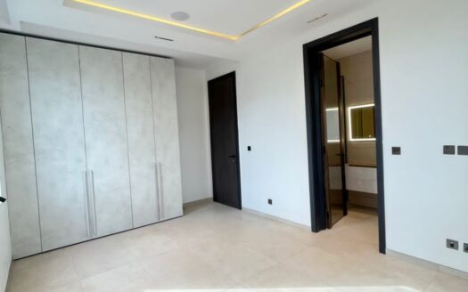 EXQUISITELY DETAILED 5 BED FULLY DETACHED SMART HOME WITH ELEVATOR