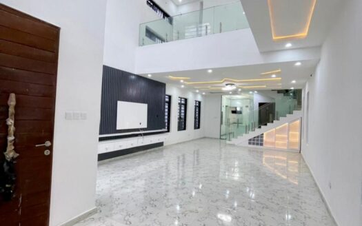 BEAUTIFULLY FINISHED 4 BED FULLY DETACHED LUXURY DUPLEX WITH CINEMA