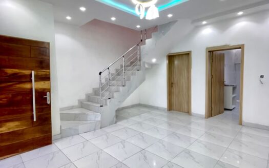 DECENTLY FINISHED 3 BED TERRACE DUPLEX