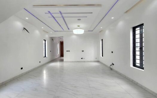 Exquisite 5 Bedroom Detached Duplex